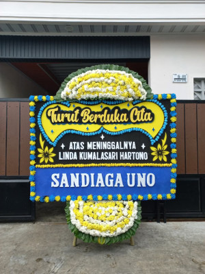 Papan Bunga Duka di Air Buaya